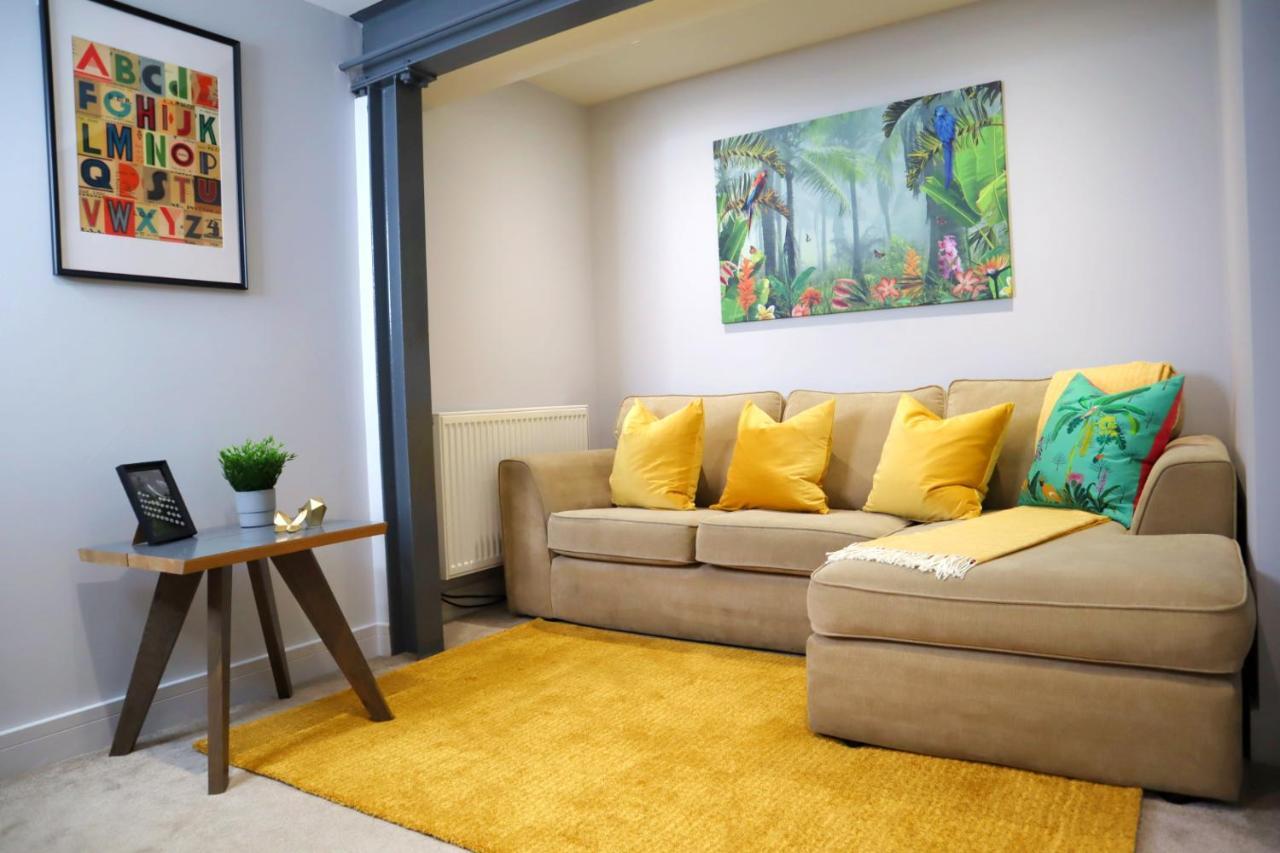 Trendy Urban Industrial Apartment - Great Location - Parking - Fast Wifi - Smart Tv - Beautiful 2 Double Bedroom Apartment Sleeps Up To 4! Bournemouth Exterior photo